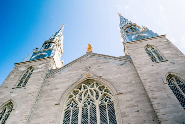 Notre-Dame Cathedral in Ottawa.jpg