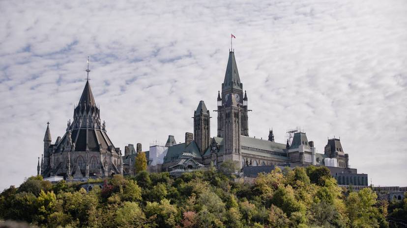 Top of Ottawa Parliament Buildings.jpg