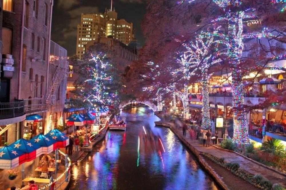 River Walk Cruises - Holiday Lights on the River Walk in 2024
