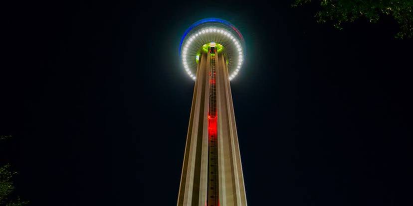 Skylon-tower-at-night.jpg