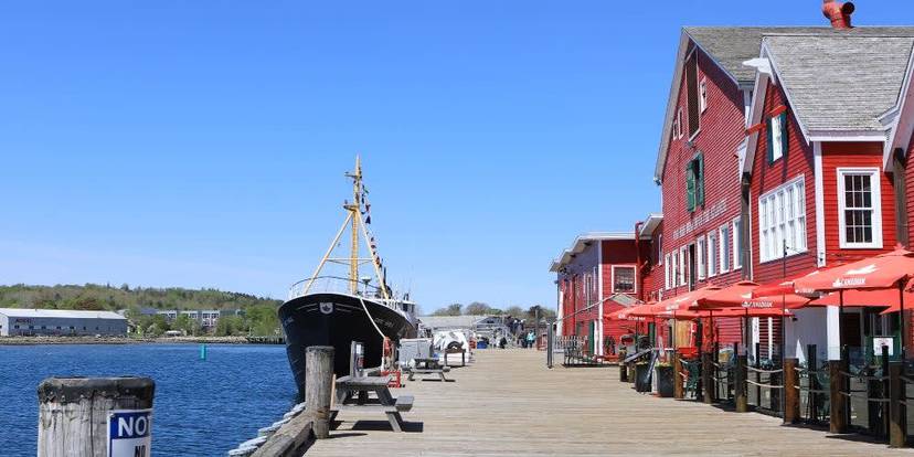 Lunenburg Halifax Dock.jpg