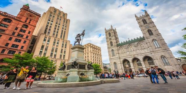 Visit Notre Dame Basilica with Best of Montreal Walking Tour.jpg