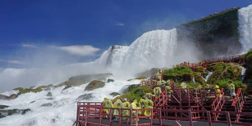 Tourist at Cave of the Winds.jpg