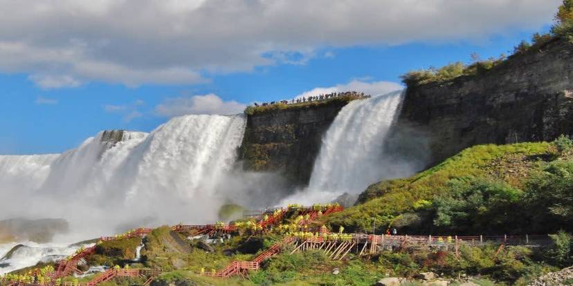 Cave of the Winds Niagara Falls USA.jpg