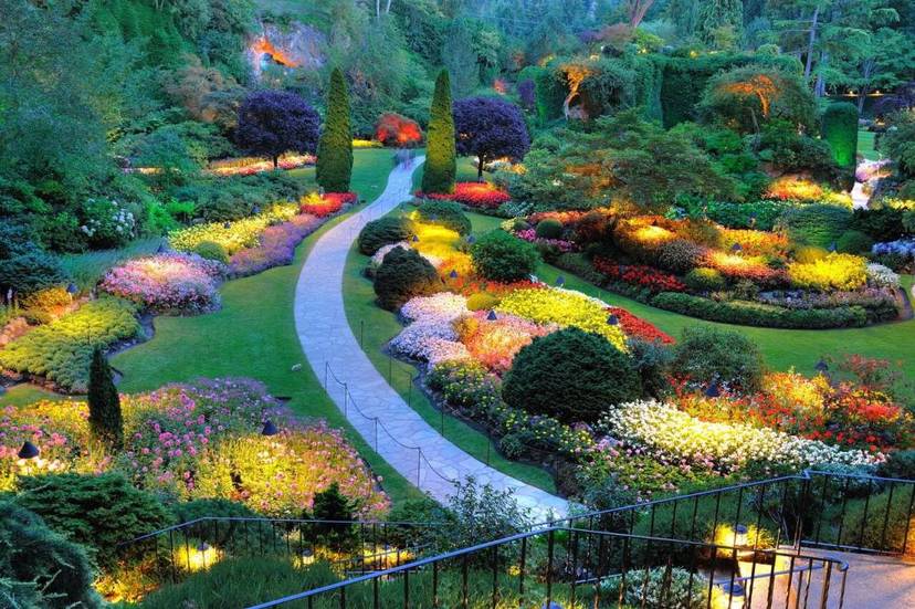 Victoria Small Group Night Tour with Butchart Gardens.jpg