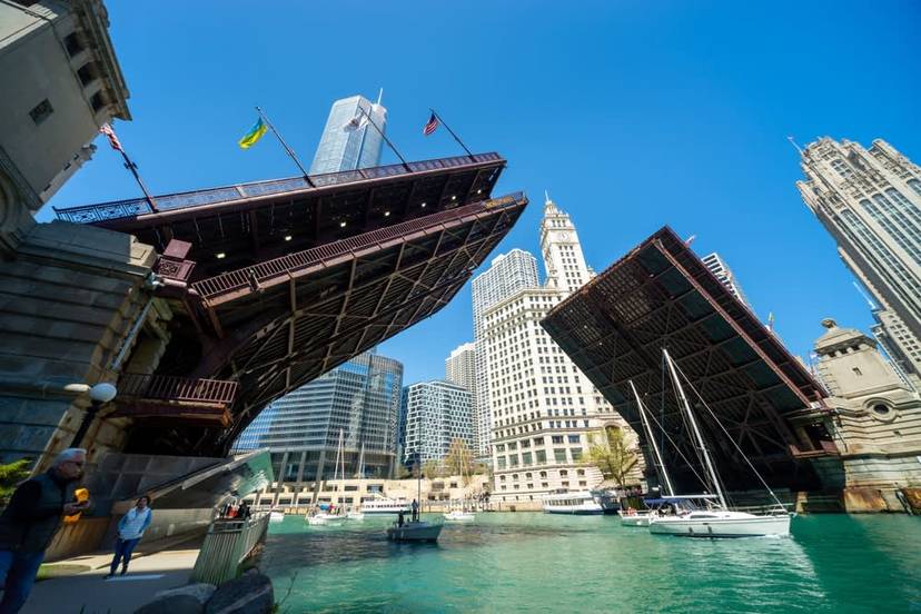 Best Chicago History & Architecture Walking Tour with Boat Cruise.jpg