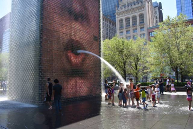 Kids visiting Milennium Park with Chicago Walking Tour.jpg