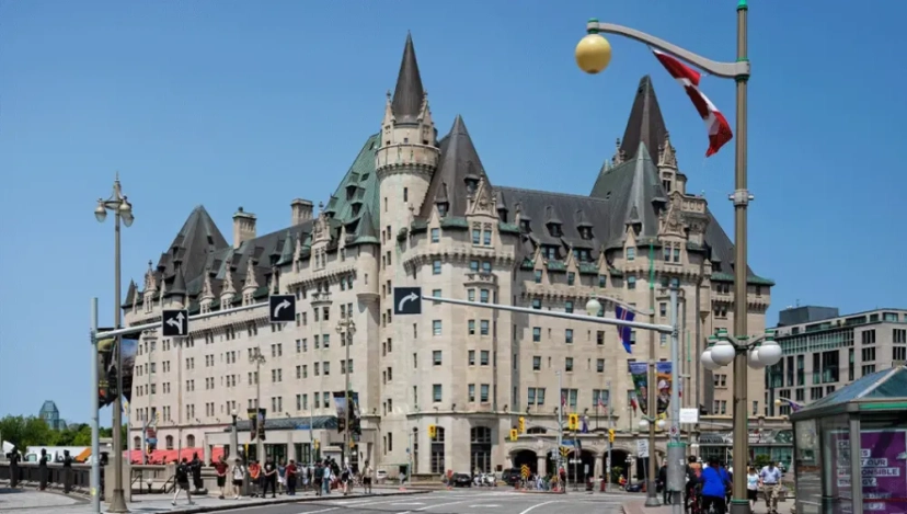 https://res.cloudinary.com/see-sight-tours/image/upload/v1738413230/strapi/Fairmont_Chateau_Laurier1_e107b8ee9b.webp