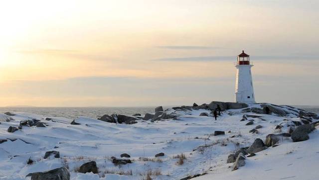 Peggy's-Cove-Lighthouse-Halifax.jpg