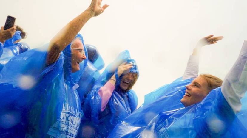 Tourist having fun at Niagara USA Tour.jpg
