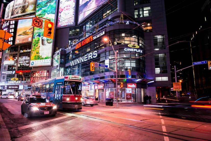 See CN Tower with Night Tour of Toronto.jpg