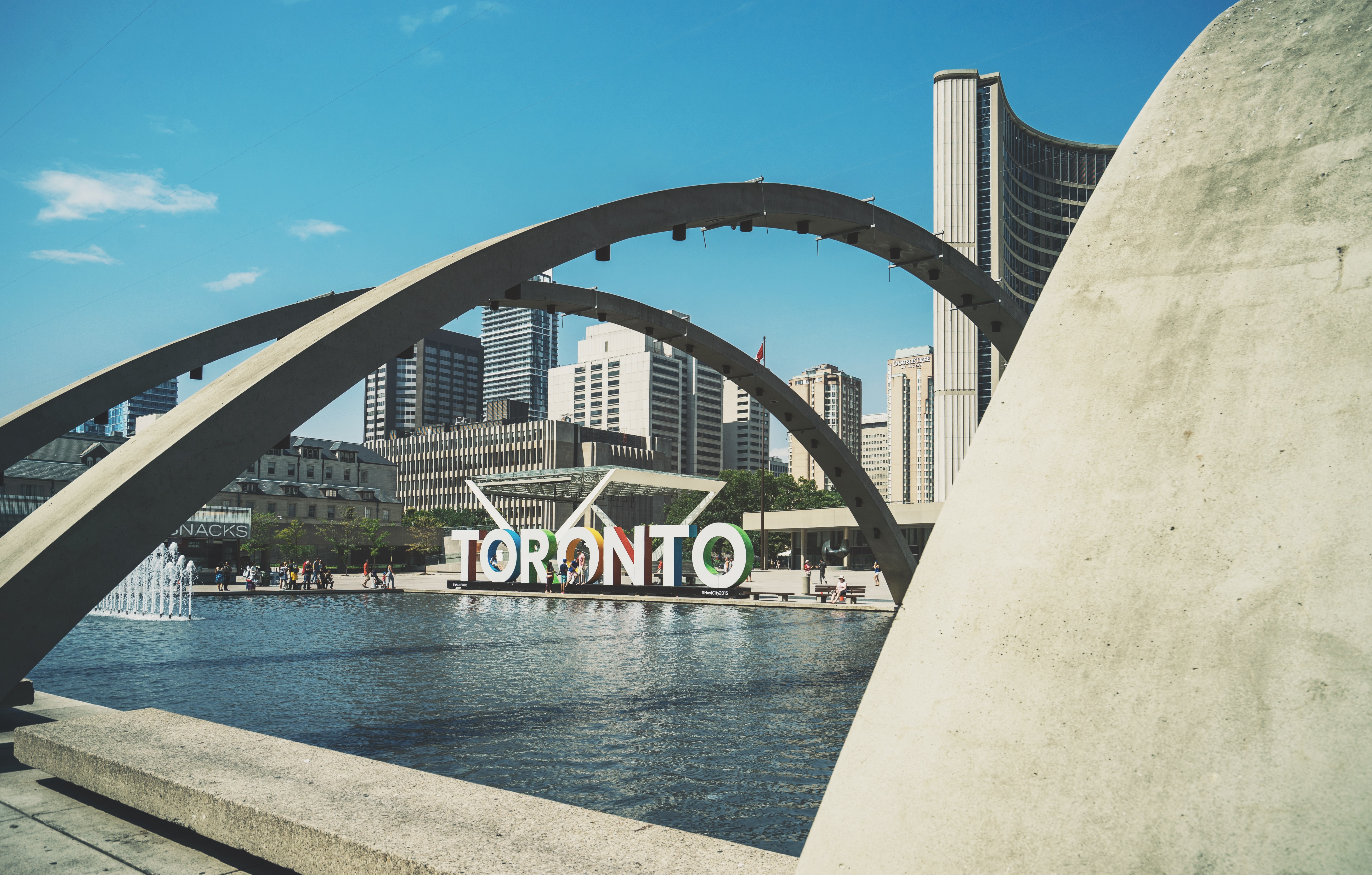 https://res.cloudinary.com/see-sight-tours/image/upload/v1596223941/nathan-phillips-square-toronto.jpg