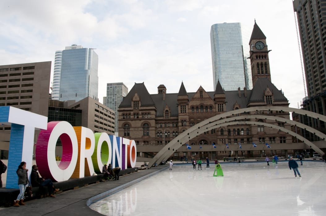 https://res.cloudinary.com/see-sight-tours/image/upload/v1641609257/strapi/Skating_at_Nathan_Phillips_Square_Toronto_7de71ab424.jpg