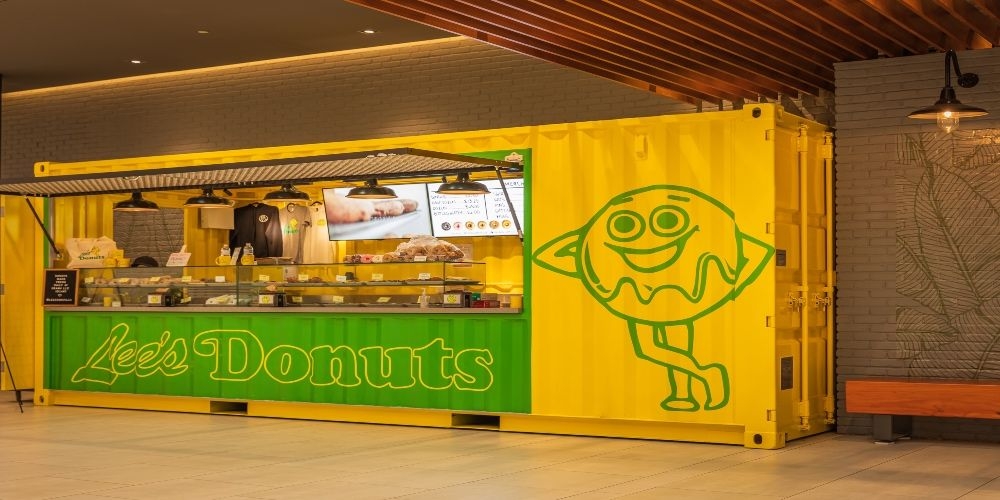 https://res.cloudinary.com/see-sight-tours/image/upload/v1673445087/strapi/10_Lees_Donuts_e7e006b7c6.jpg