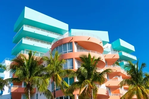 https://res.cloudinary.com/see-sight-tours/image/upload/v1727873428/strapi/Art_Deco_Historic_District_f95adbbe53.webp