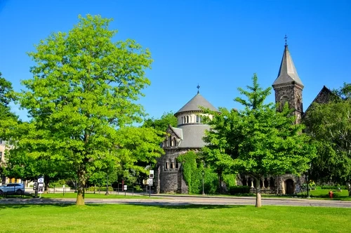 https://res.cloudinary.com/see-sight-tours/image/upload/v1729255580/strapi/University_of_Toronto_St_George_Campus_7ab7ead671.webp