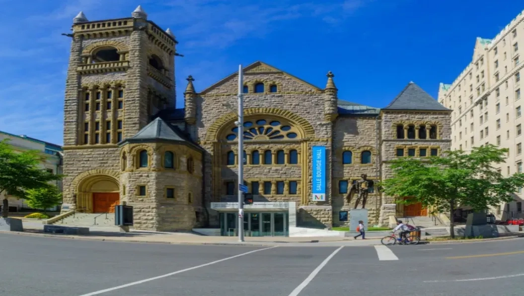 https://res.cloudinary.com/see-sight-tours/image/upload/v1738241164/strapi/Golden_Square_Mile_Montreal_1_22e48df279.webp