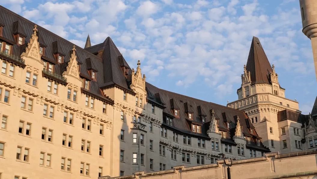 https://res.cloudinary.com/see-sight-tours/image/upload/v1738413507/strapi/Fairmont_Chateau_Laurier_ottawa_1fe8162d31.webp