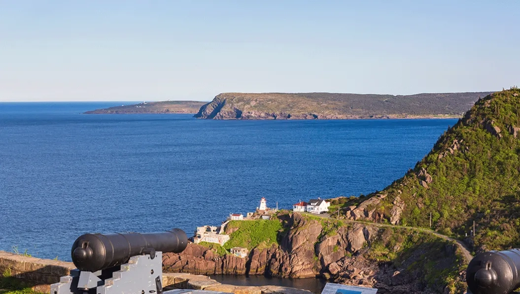 https://res.cloudinary.com/see-sight-tours/image/upload/v1738666976/strapi/Cabot_Tower_St_Johns_Newfoundland2_31ec14a171.webp