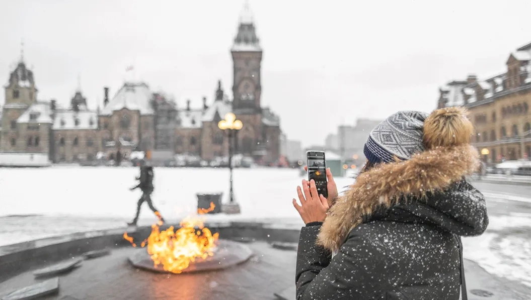 https://res.cloudinary.com/see-sight-tours/image/upload/v1738817541/strapi/Centennial_Flame_Ottawa_2_0713c4cf62.webp