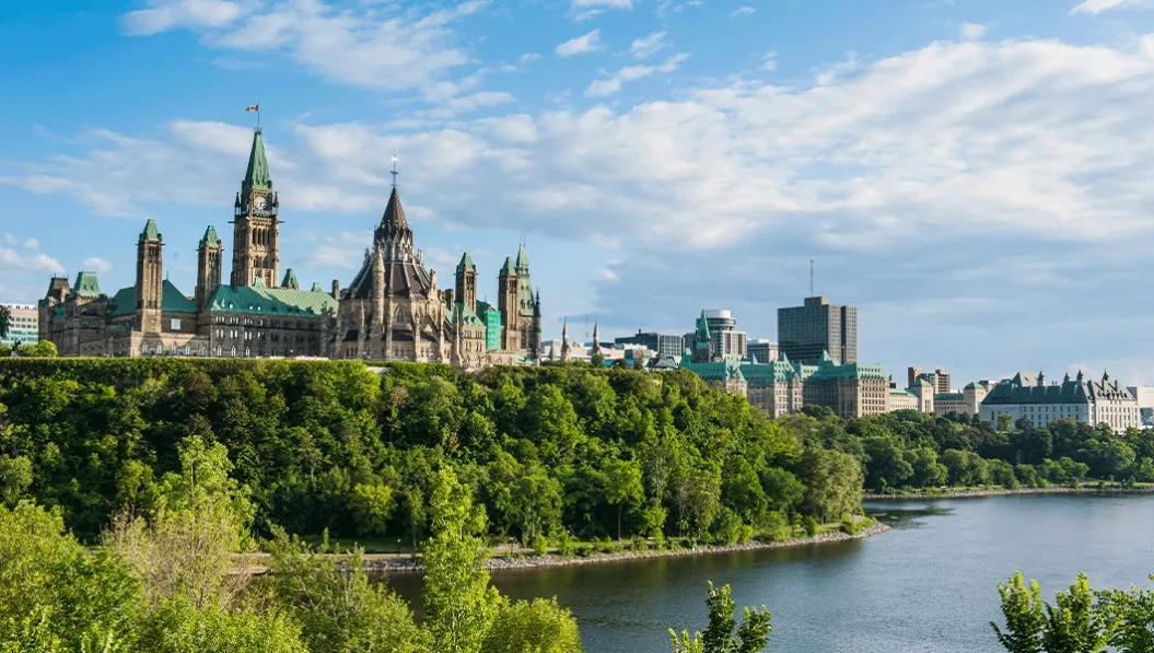 https://res.cloudinary.com/see-sight-tours/image/upload/v1738909525/strapi/Nepean_Point_Ottawa_53f5ed9329.webp