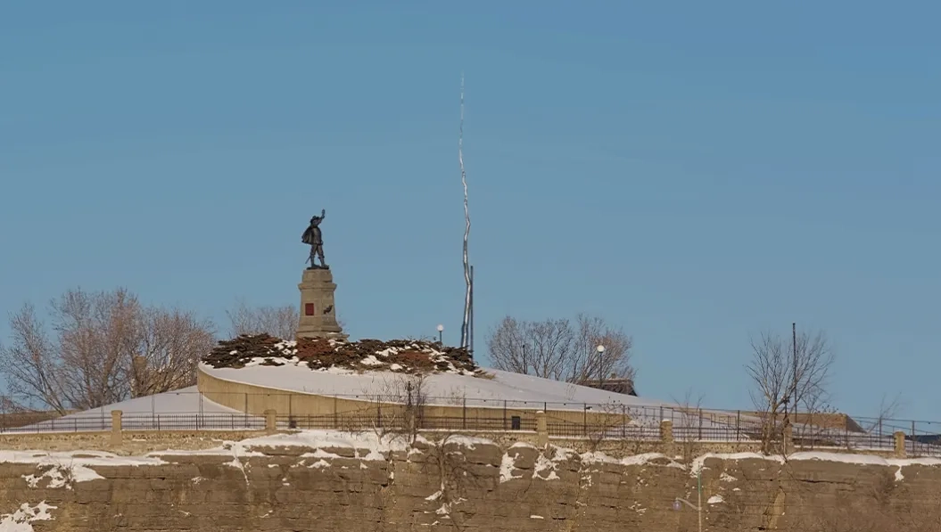 https://res.cloudinary.com/see-sight-tours/image/upload/v1738909624/strapi/Nepean_Point_Ottawa11_c6ed1b9370.webp