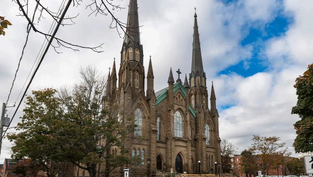 https://res.cloudinary.com/see-sight-tours/image/upload/v1739187418/strapi/St_Dunstans_Basilica_c27489ebaf.webp