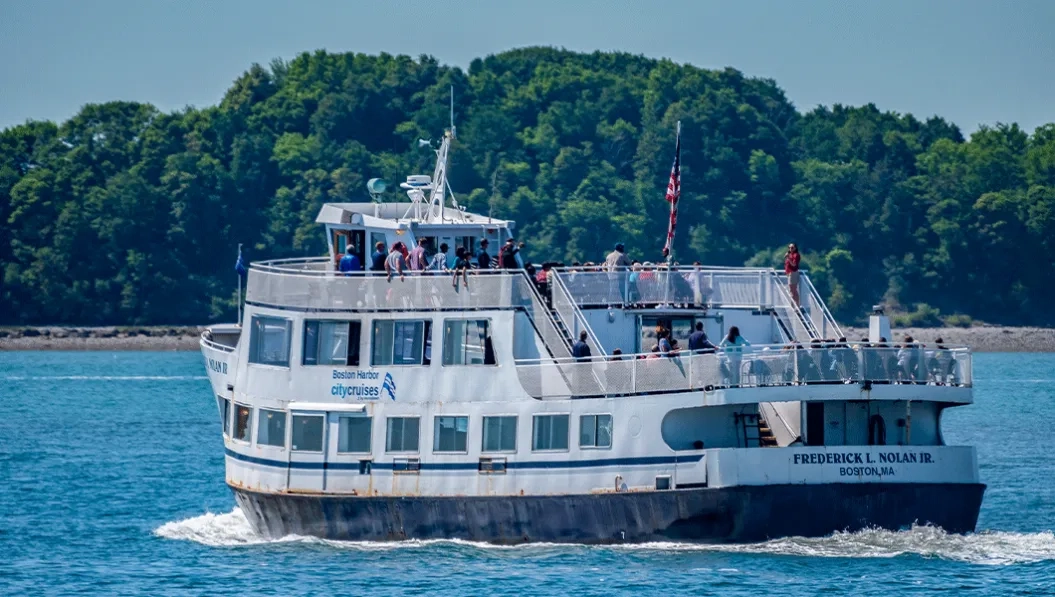 https://res.cloudinary.com/see-sight-tours/image/upload/v1739793145/strapi/Boston_Boat_Cruise2_c608fd2fdc.webp
