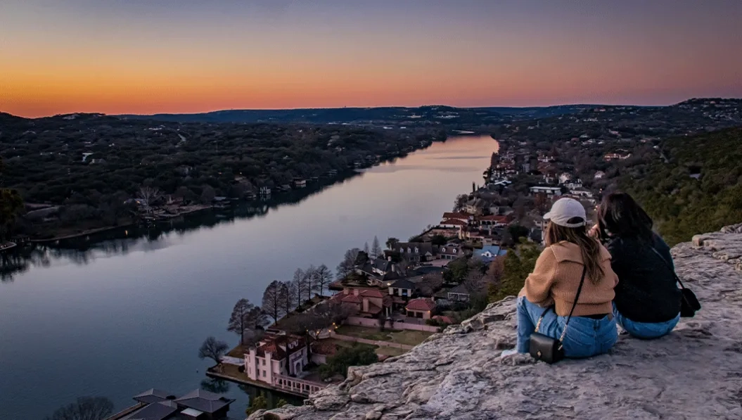 https://res.cloudinary.com/see-sight-tours/image/upload/v1739796183/strapi/Mount_Bonnell_Austin_16f9d39bac.webp