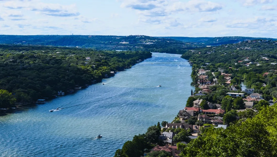https://res.cloudinary.com/see-sight-tours/image/upload/v1739796183/strapi/Mount_Bonnell_Austin_1_80a909c043.webp