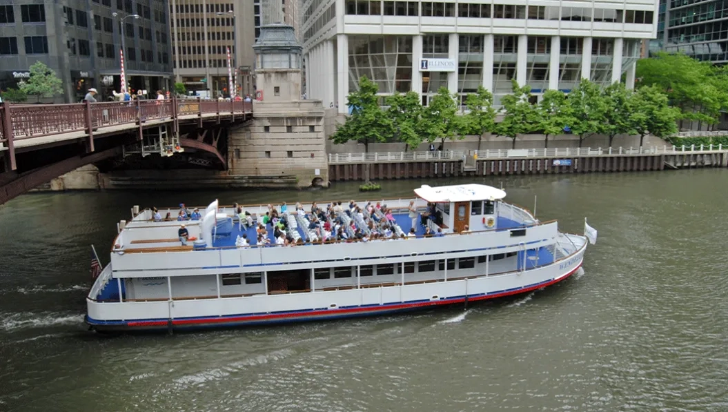 https://res.cloudinary.com/see-sight-tours/image/upload/v1739860137/strapi/Shoreline_Architecture_Cruise6_5d53f5b19a.webp
