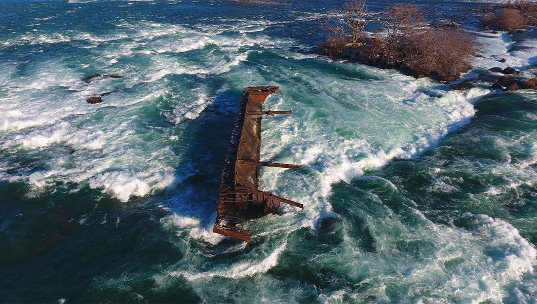 https://res.cloudinary.com/see-sight-tours/image/upload/v1744790476/strapi/Old_Scow_Niagara_Falls_Ontario_591d426e30.jpg