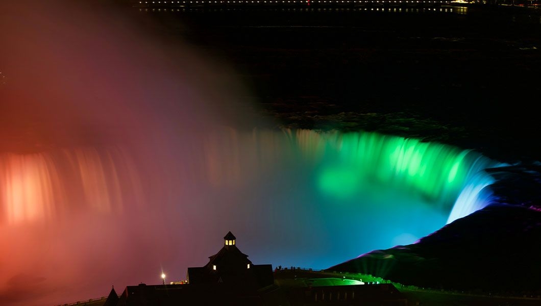 https://res.cloudinary.com/see-sight-tours/image/upload/v1744808685/strapi/Winter_Festival_of_Lights_Ontario_d45fe73674.jpg