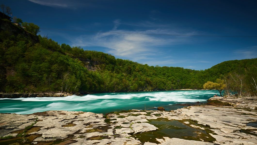 https://res.cloudinary.com/see-sight-tours/image/upload/v1744886478/strapi/Whirlpool_State_Park_New_York_Niagara_Falls_dd9db9a20a.jpg
