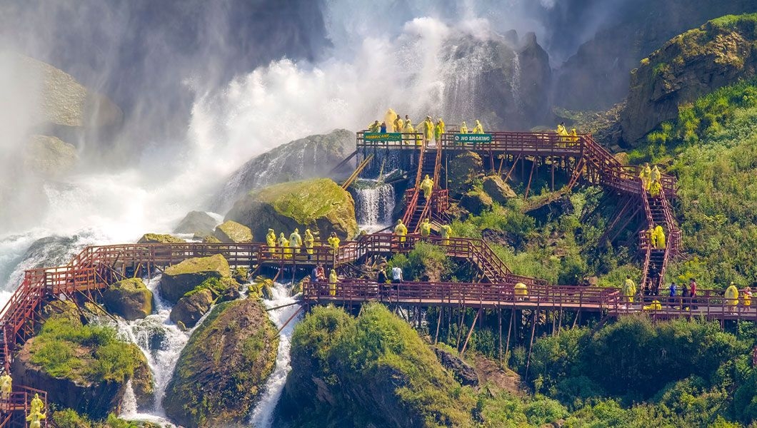 https://res.cloudinary.com/see-sight-tours/image/upload/v1744887478/strapi/Cave_of_the_Winds_Niagara_Falls_e456a65b94.jpg