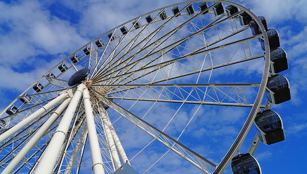 https://res.cloudinary.com/see-sight-tours/image/upload/v1744952208/strapi/View_of_the_Skyviews_Miami_Observation_Wheel_48e30085f9.jpg