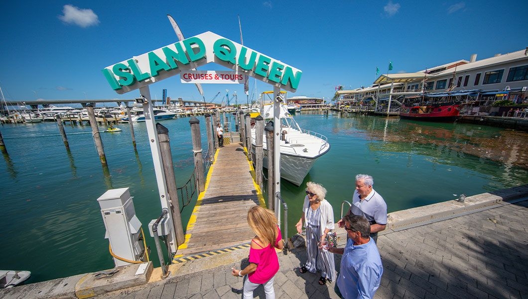 https://res.cloudinary.com/see-sight-tours/image/upload/v1744952915/strapi/Island_Queen_Miami_FL_tour_and_cruises_8c46ba3416.jpg