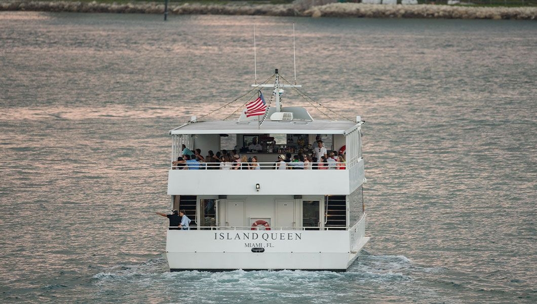 https://res.cloudinary.com/see-sight-tours/image/upload/v1744952915/strapi/Island_Queen_Miami_FL_tour_boat_3e8d2fc8e5.jpg