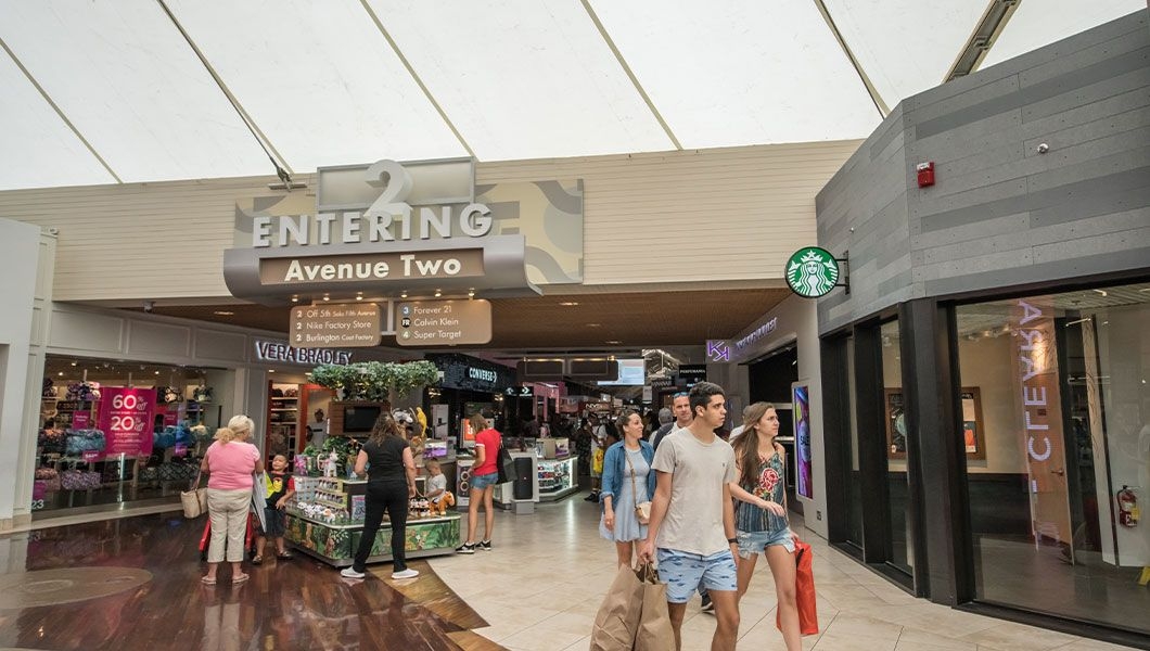 https://res.cloudinary.com/see-sight-tours/image/upload/v1744954564/strapi/Sawgrass_Mills_shopping_mall_and_outlet_stores_035c0599d4.jpg