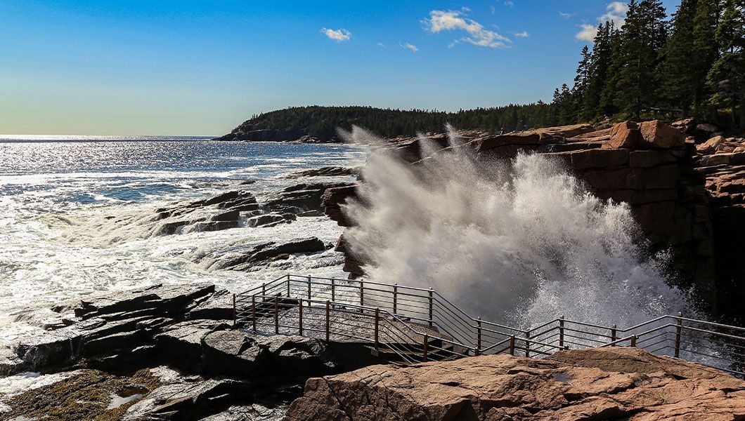 https://res.cloudinary.com/see-sight-tours/image/upload/v1744958541/strapi/Thunder_Hole_Acadia_Park_4ec7734034.jpg
