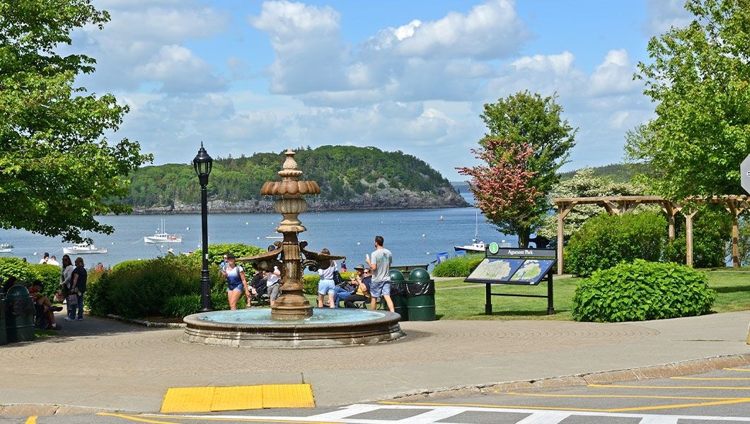 https://res.cloudinary.com/see-sight-tours/image/upload/v1744959253/strapi/Agamont_Park_Maine_0543ea9703.jpg