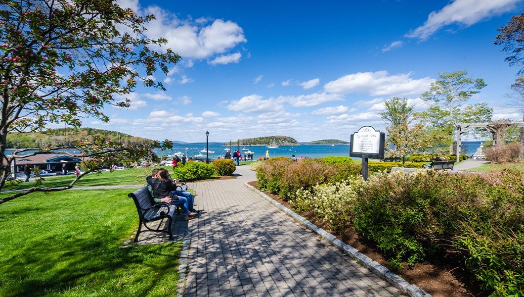 https://res.cloudinary.com/see-sight-tours/image/upload/v1744959253/strapi/Maine_Agamont_Park_4e666b65d5.jpg