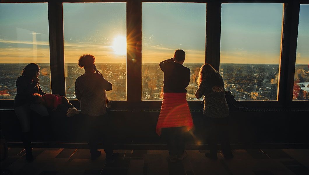 https://res.cloudinary.com/see-sight-tours/image/upload/v1744975957/strapi/Skywalk_Observatory_Boston_MA_aed5593a70.jpg