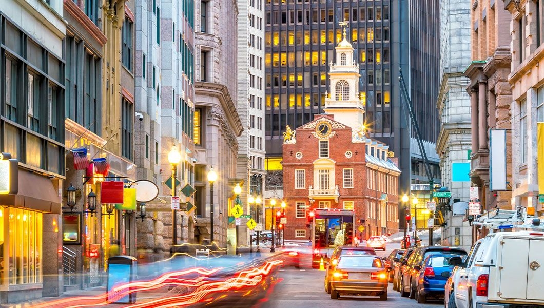 https://res.cloudinary.com/see-sight-tours/image/upload/v1744977322/strapi/Old_State_House_Boston_9ec9bc0b01.jpg