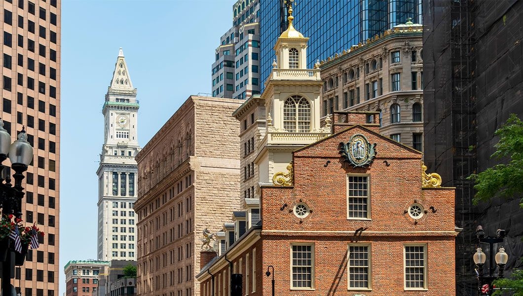 https://res.cloudinary.com/see-sight-tours/image/upload/v1744977322/strapi/Old_State_House_MA_Boston_d1fb43bae1.jpg