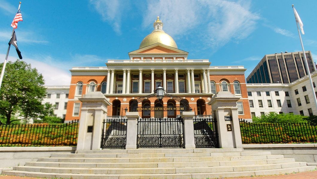 https://res.cloudinary.com/see-sight-tours/image/upload/v1744977912/strapi/Boston_MA_State_House_df1a3e38d5.jpg