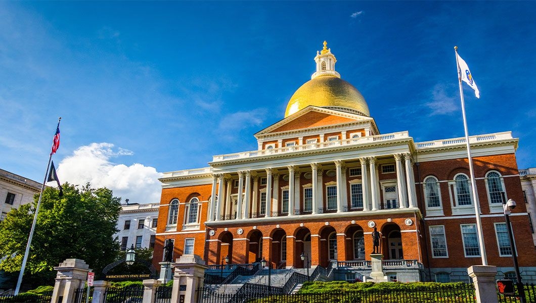 https://res.cloudinary.com/see-sight-tours/image/upload/v1744977912/strapi/Massachusetts_State_House_Boston_6277220c17.jpg