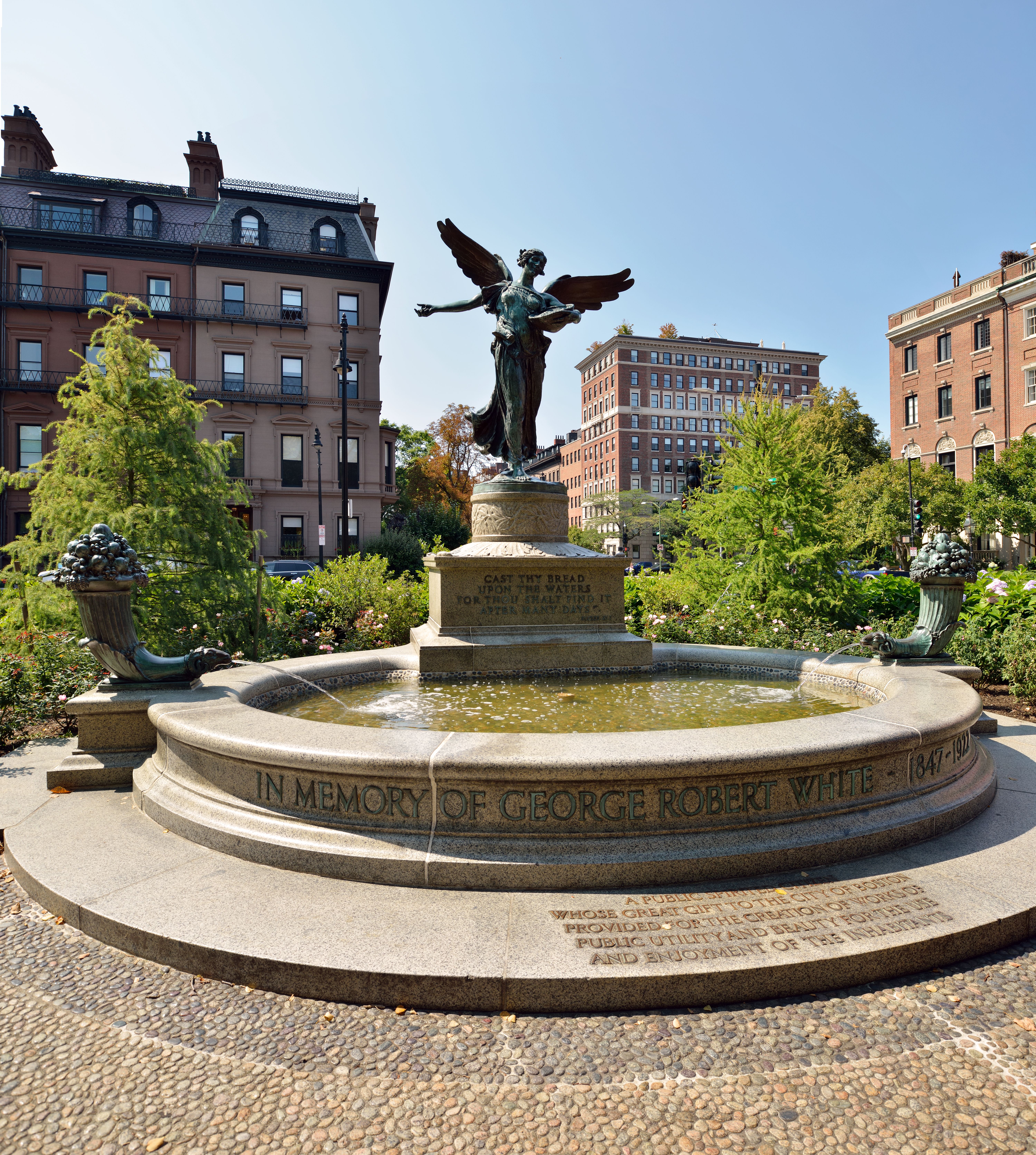 https://res.cloudinary.com/see-sight-tours/image/upload/v1745228565/strapi/shutterstock_721264567_106f0bcbea.jpg