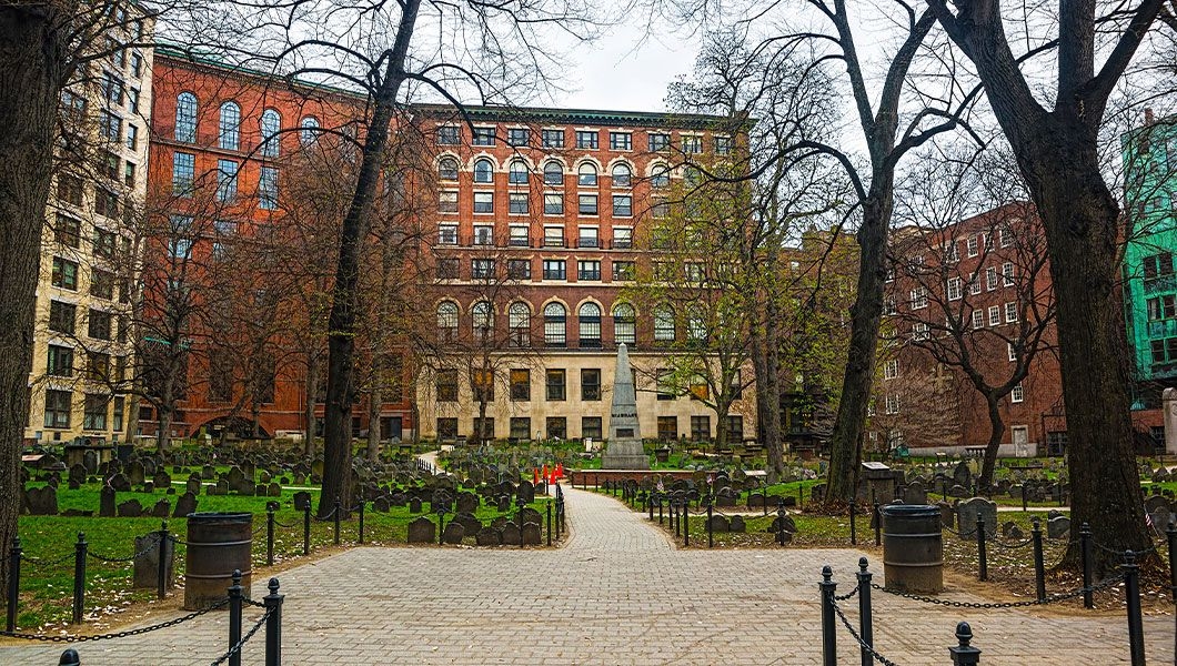 https://res.cloudinary.com/see-sight-tours/image/upload/v1745229831/strapi/Granary_Burying_Ground_Boston_06f158245e.jpg
