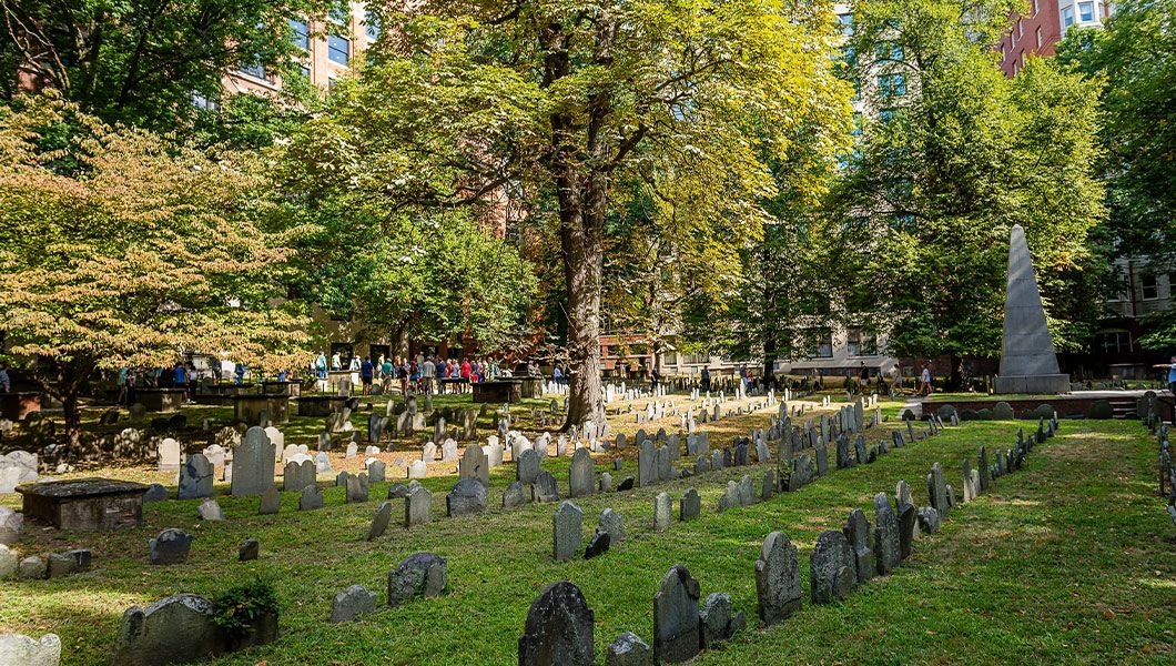 https://res.cloudinary.com/see-sight-tours/image/upload/v1745229831/strapi/MA_Granary_Burying_Ground_3a97c29cbd.jpg